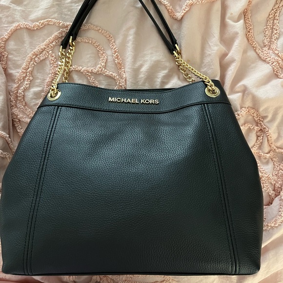 Micheal Kors - Picture 1 of 7